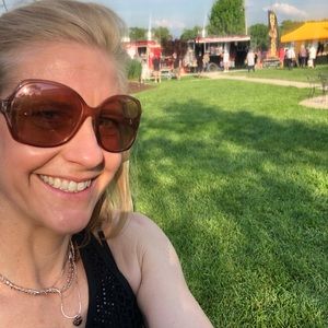 Meet your Posher, Erin